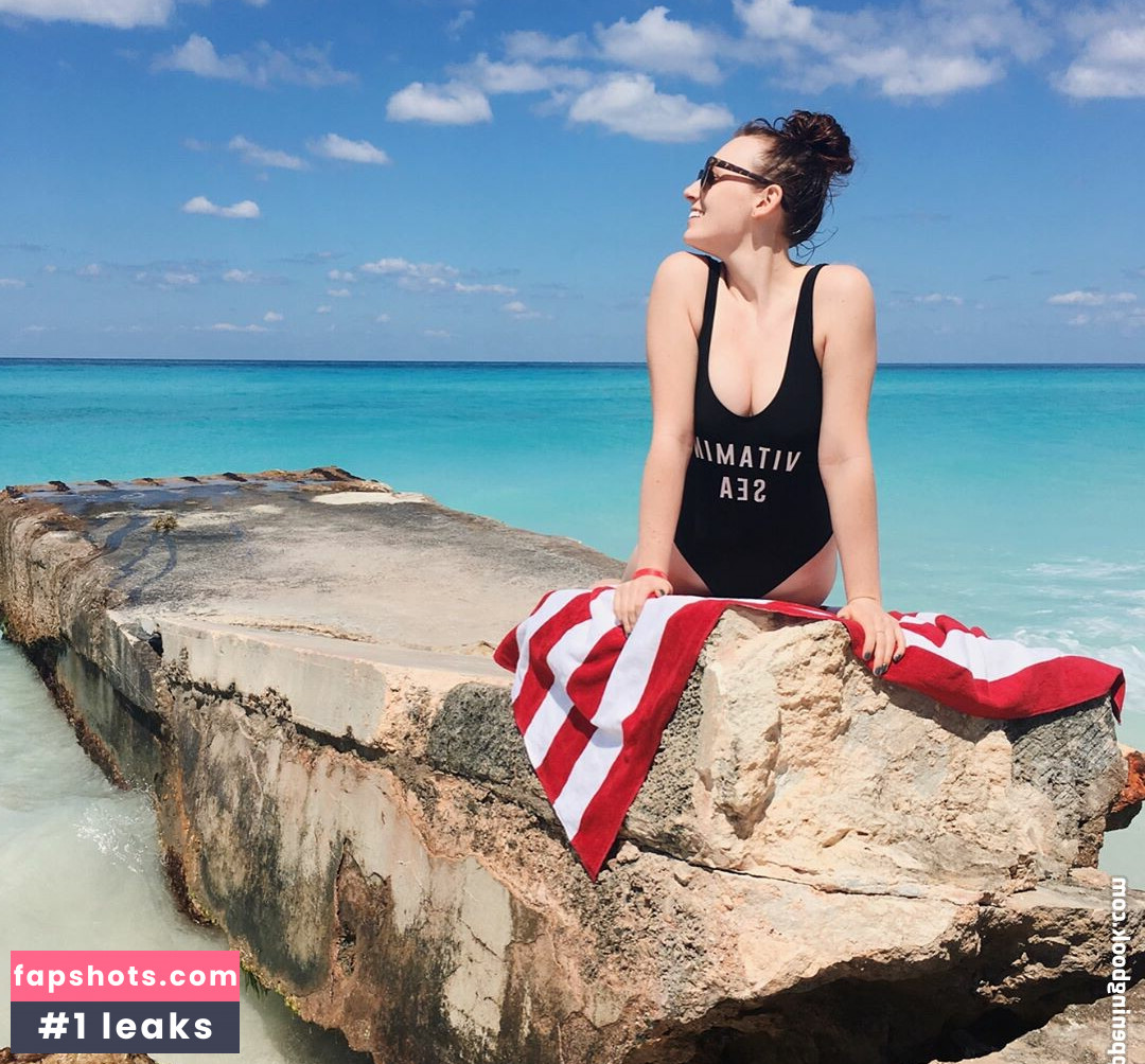 Kelsey Marillis gallery photo #40