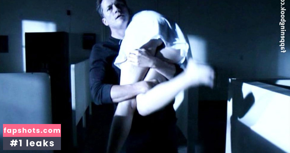 Kelsey McCann nude babe gallery