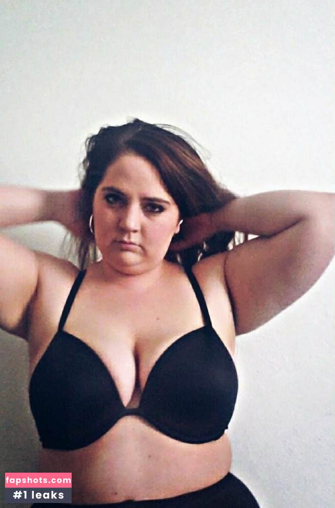 kelseypaige420 nude babe gallery