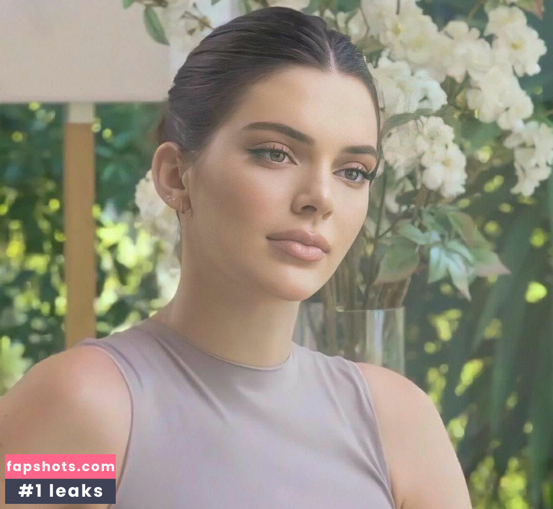 Kendall Jenner Nude Leaks OnlyFans Photos #2 - LeakJerk