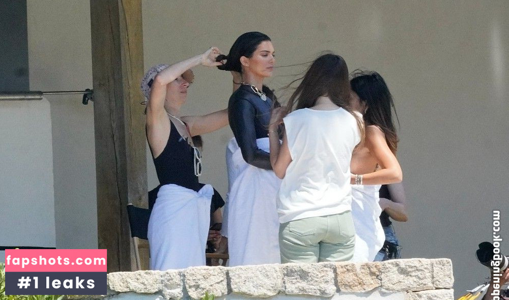 Kendall Jenner gallery photo #2023