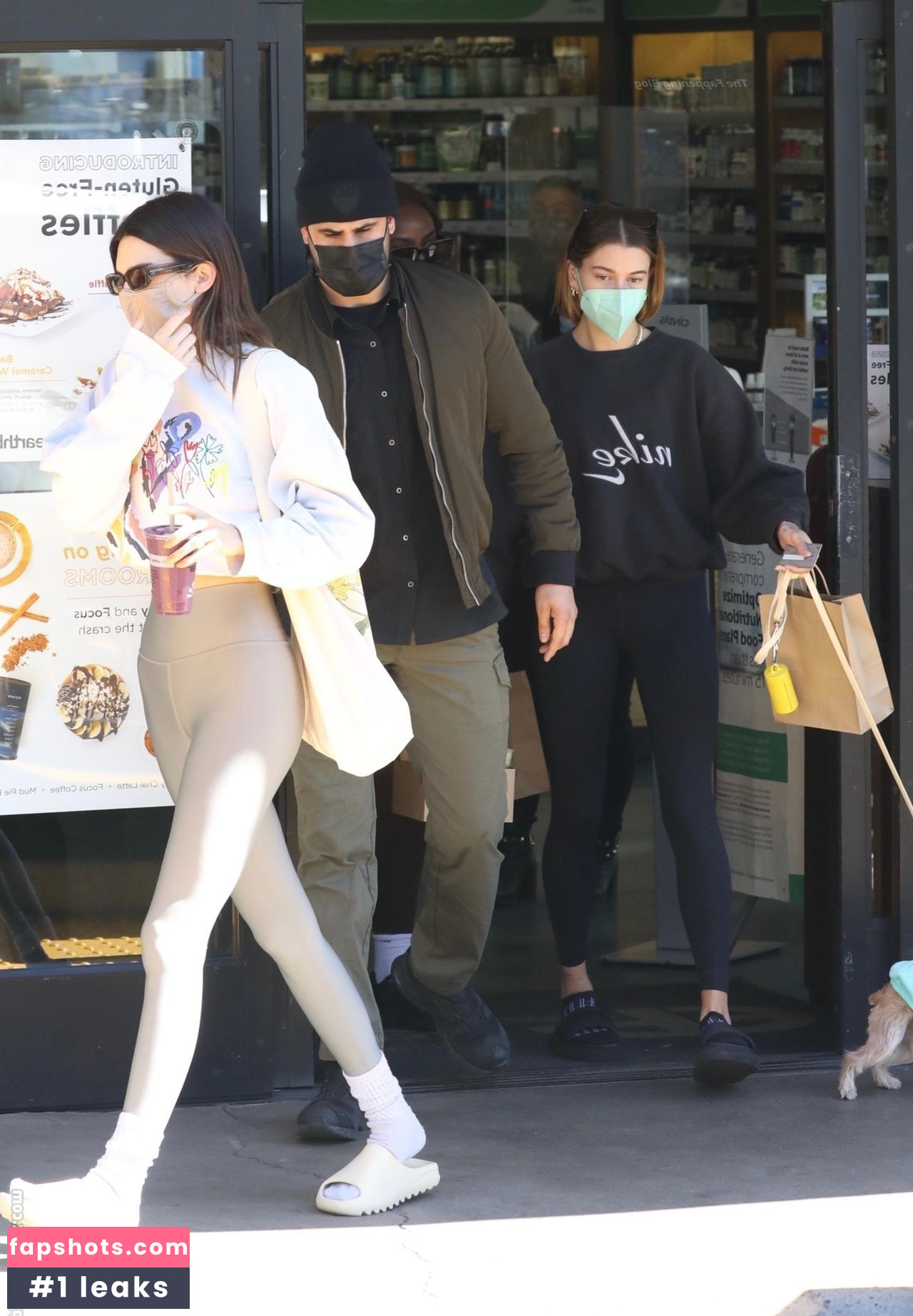 Kendall Jenner gallery photo #2400