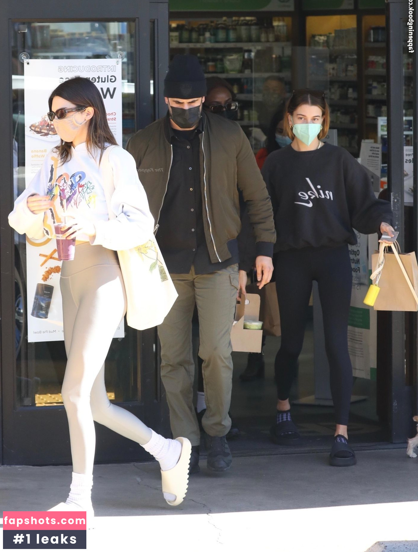 Kendall Jenner gallery photo #2403