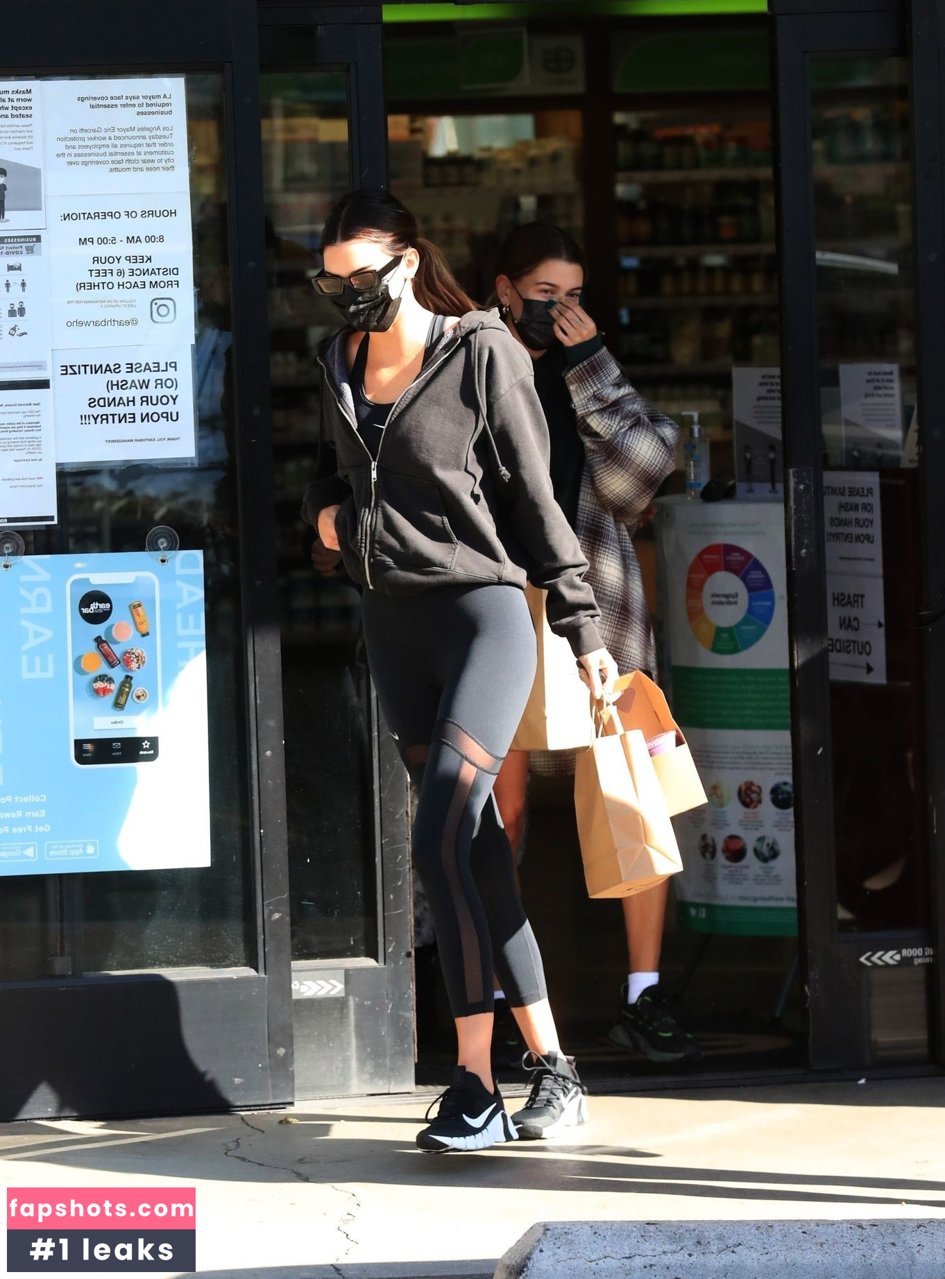 Kendall Jenner gallery photo #2580