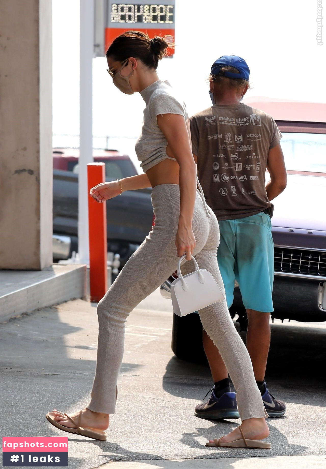 Kendall Jenner gallery photo #2590