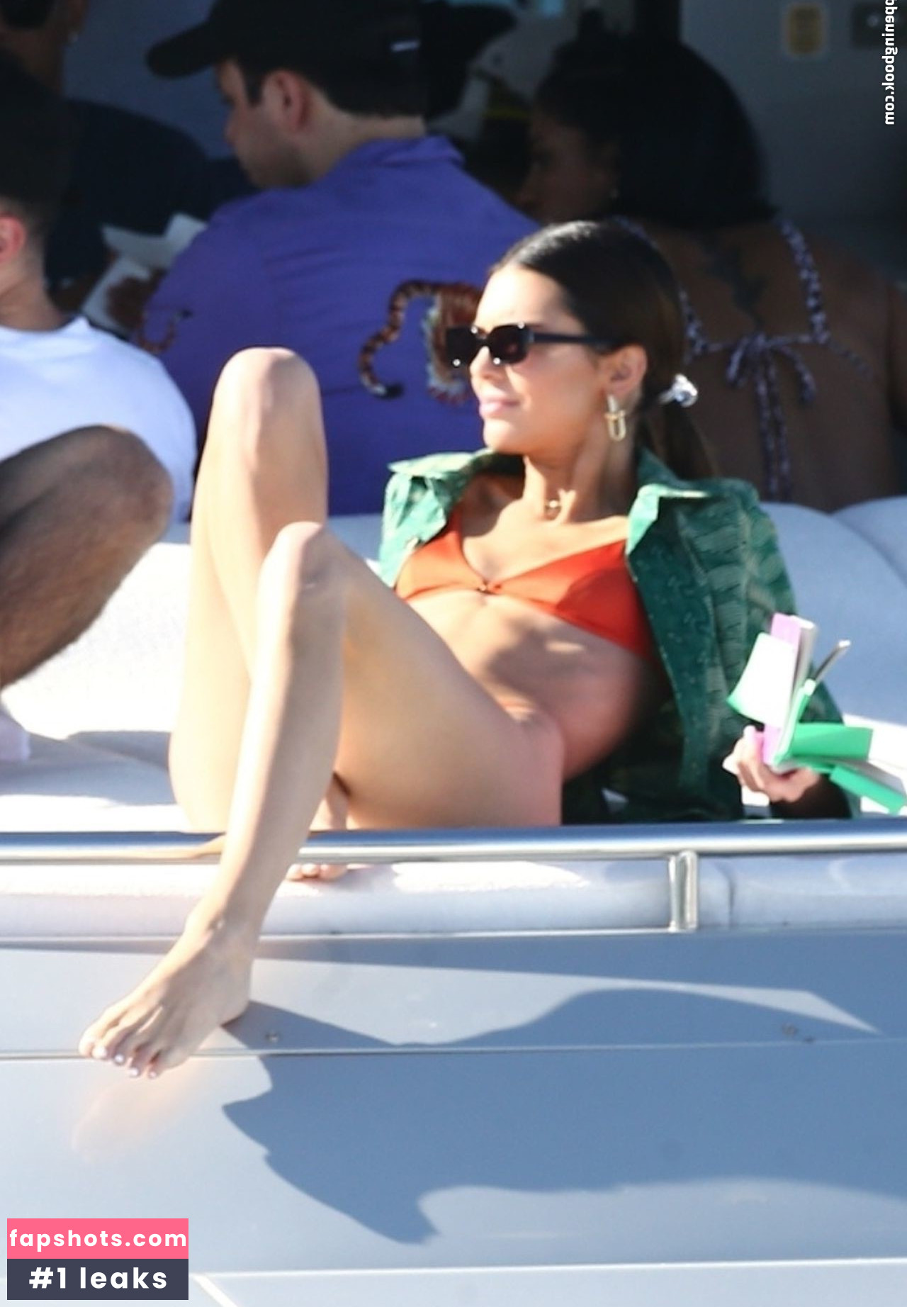 Kendall Jenner gallery photo #3021