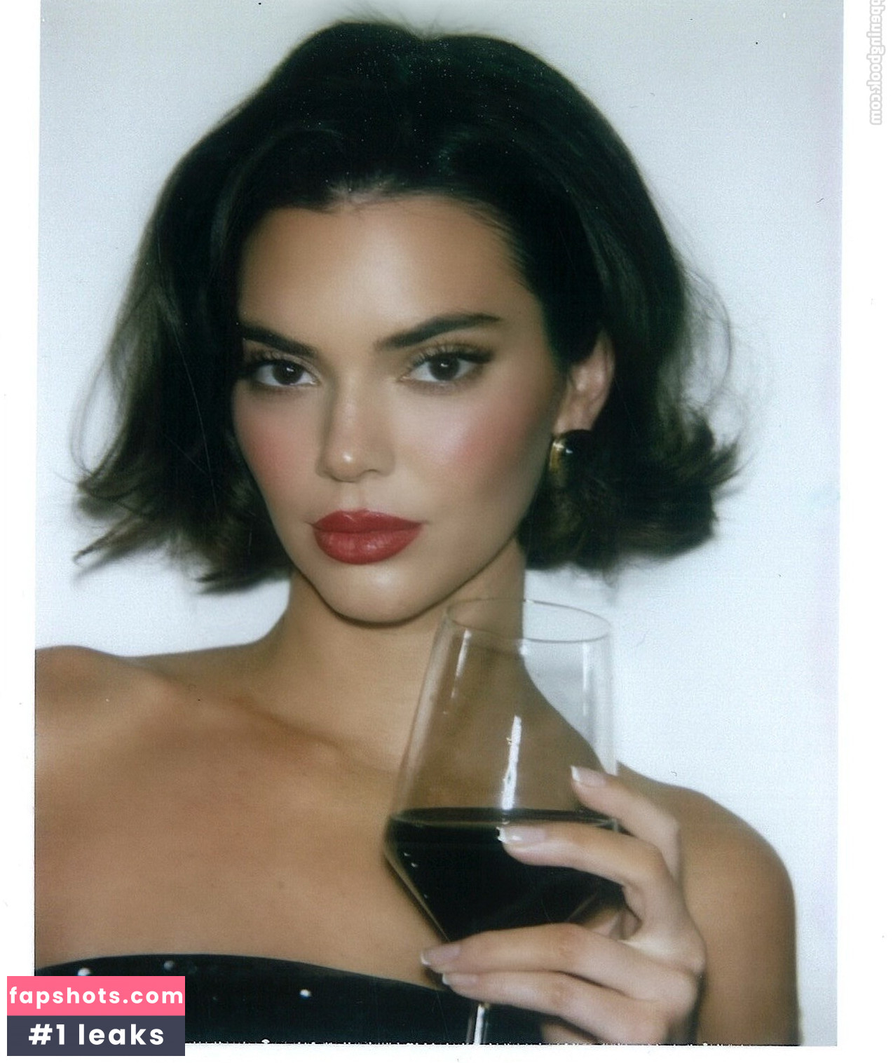 Kendall Jenner gallery photo #373