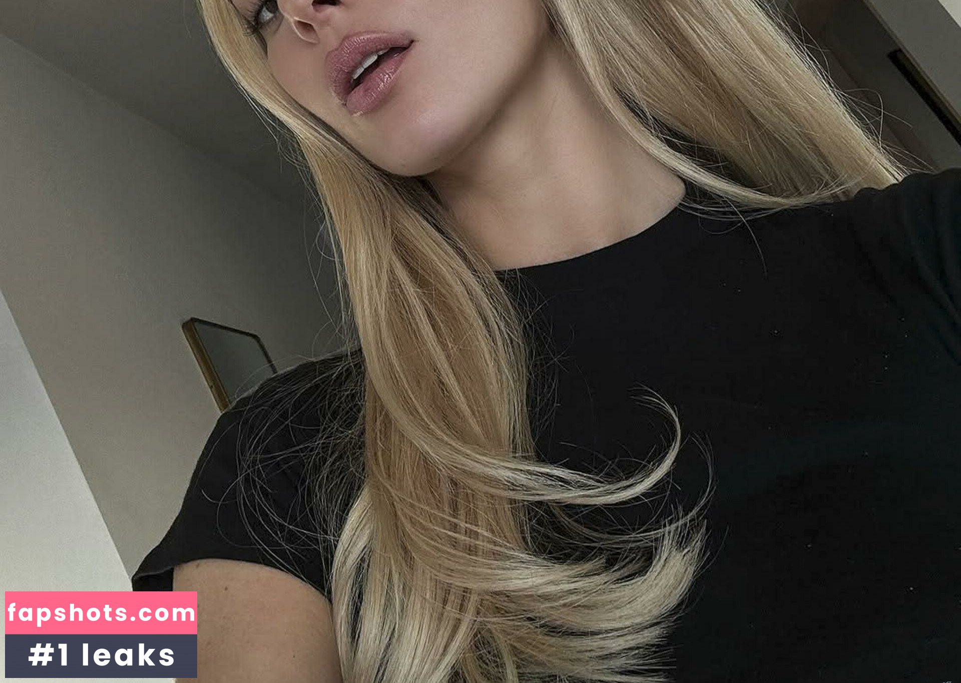 Kendall Jenner gallery photo #405