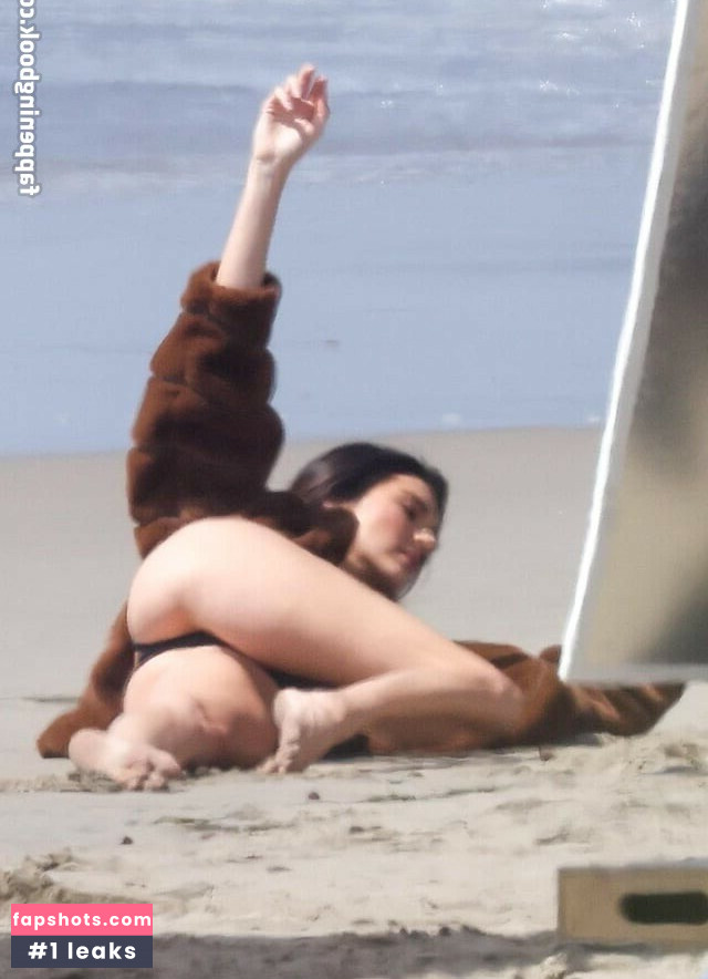 Kendall Jenner gallery photo #434