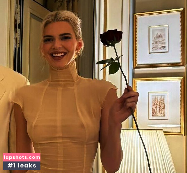 Kendall Jenner gallery photo #435