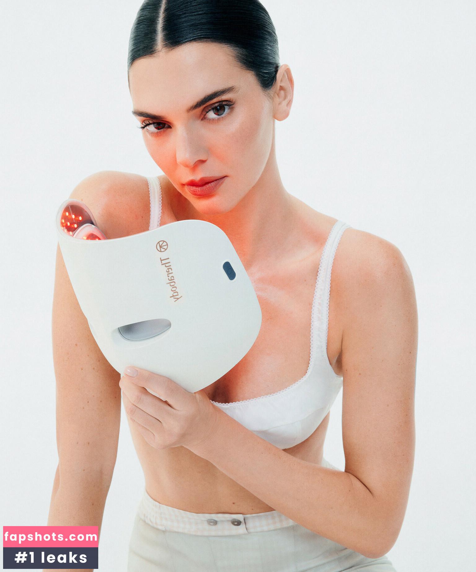 Kendall Jenner gallery photo #10