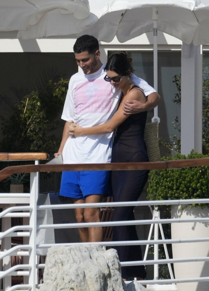 kendall-jenner gallery photo #2077