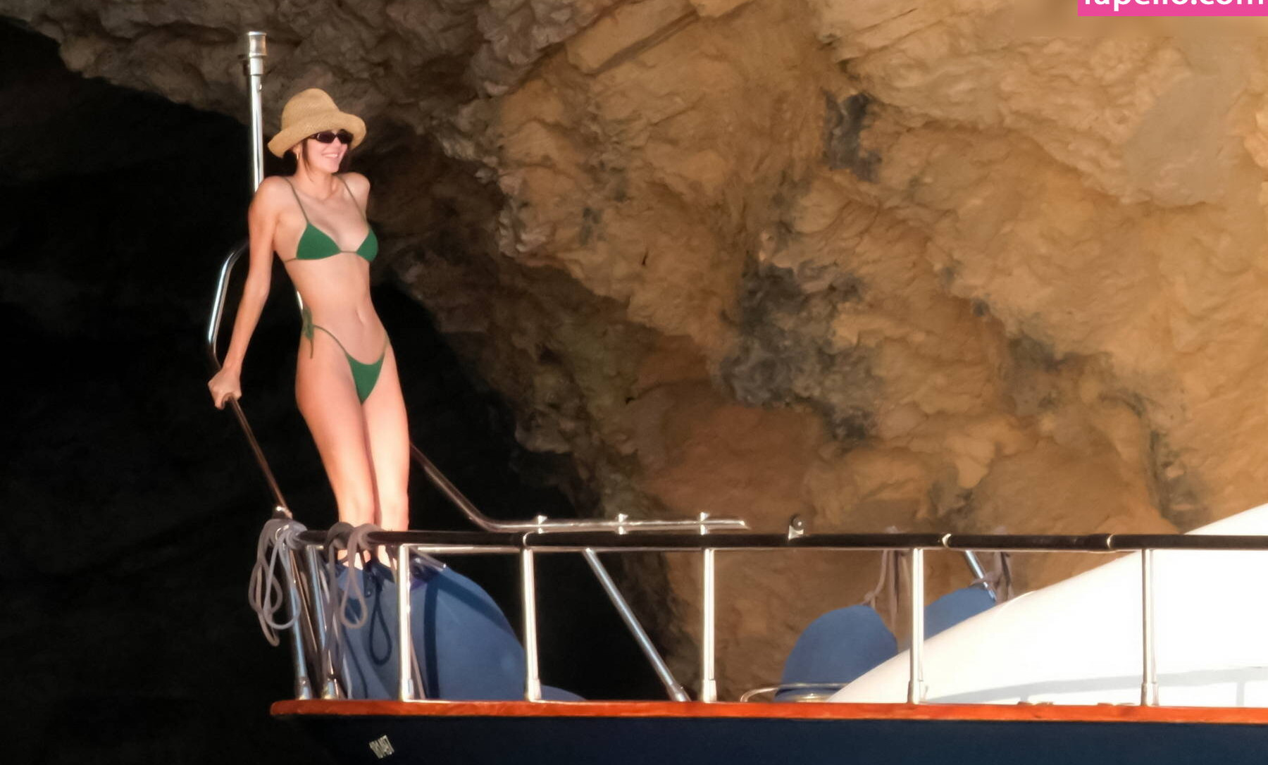 kendall-jenner Nude Leaks OnlyFans Photos #557 - LeakJerk