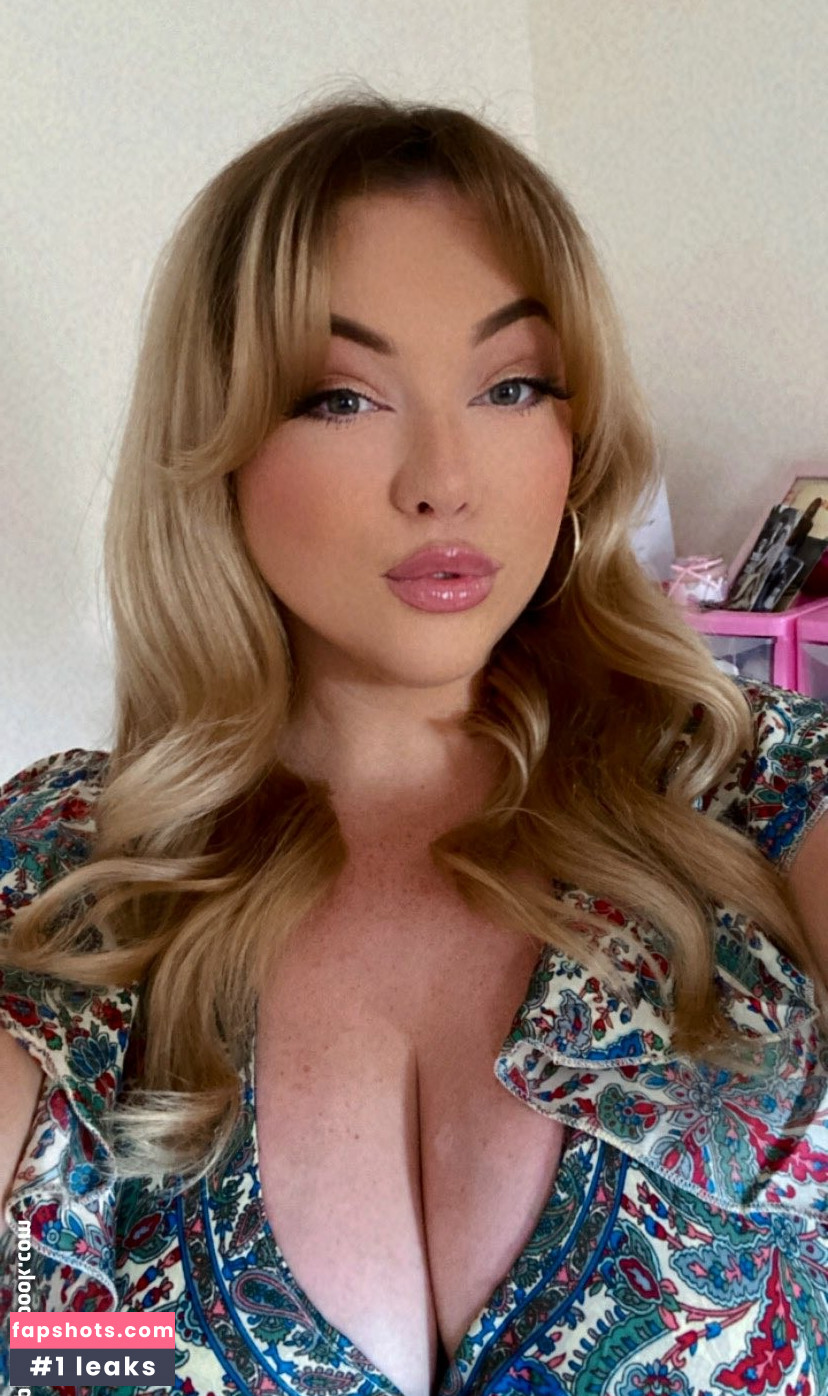 Kendall Rowan gallery photo #7