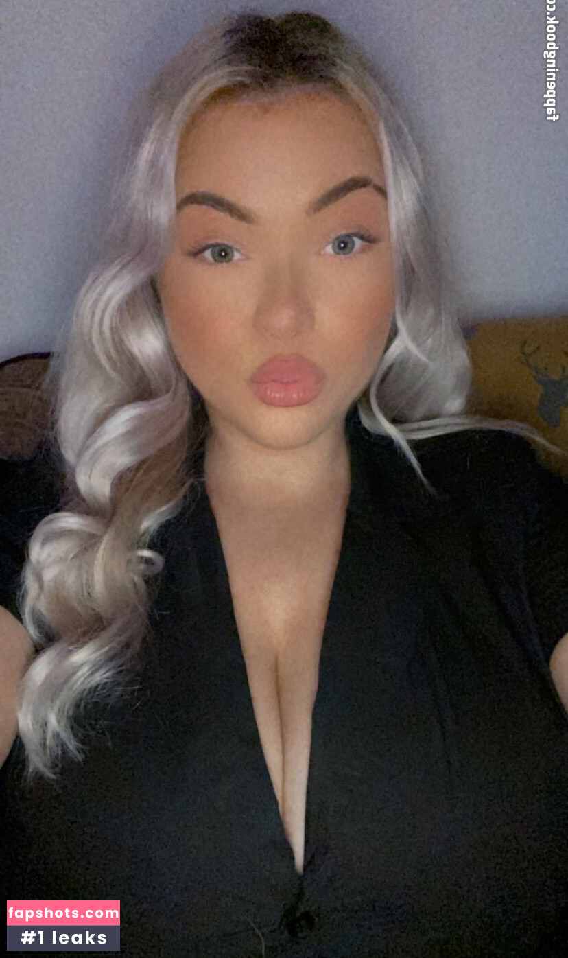 Kendall Rowan gallery photo #9