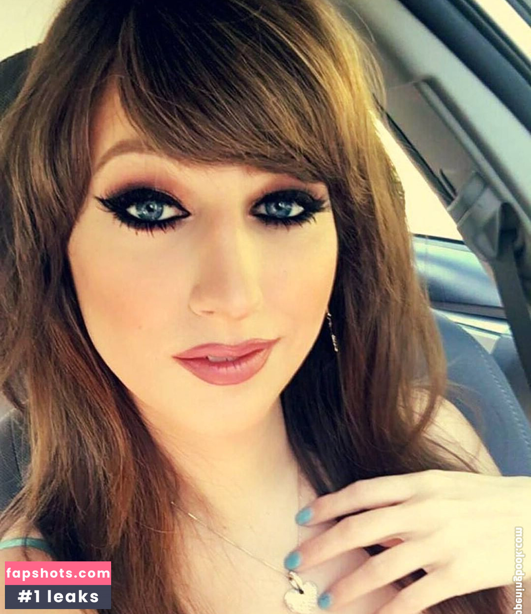 Kendra Brooks nude babe gallery