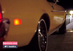 Kendra Sunderland gallery photo #193