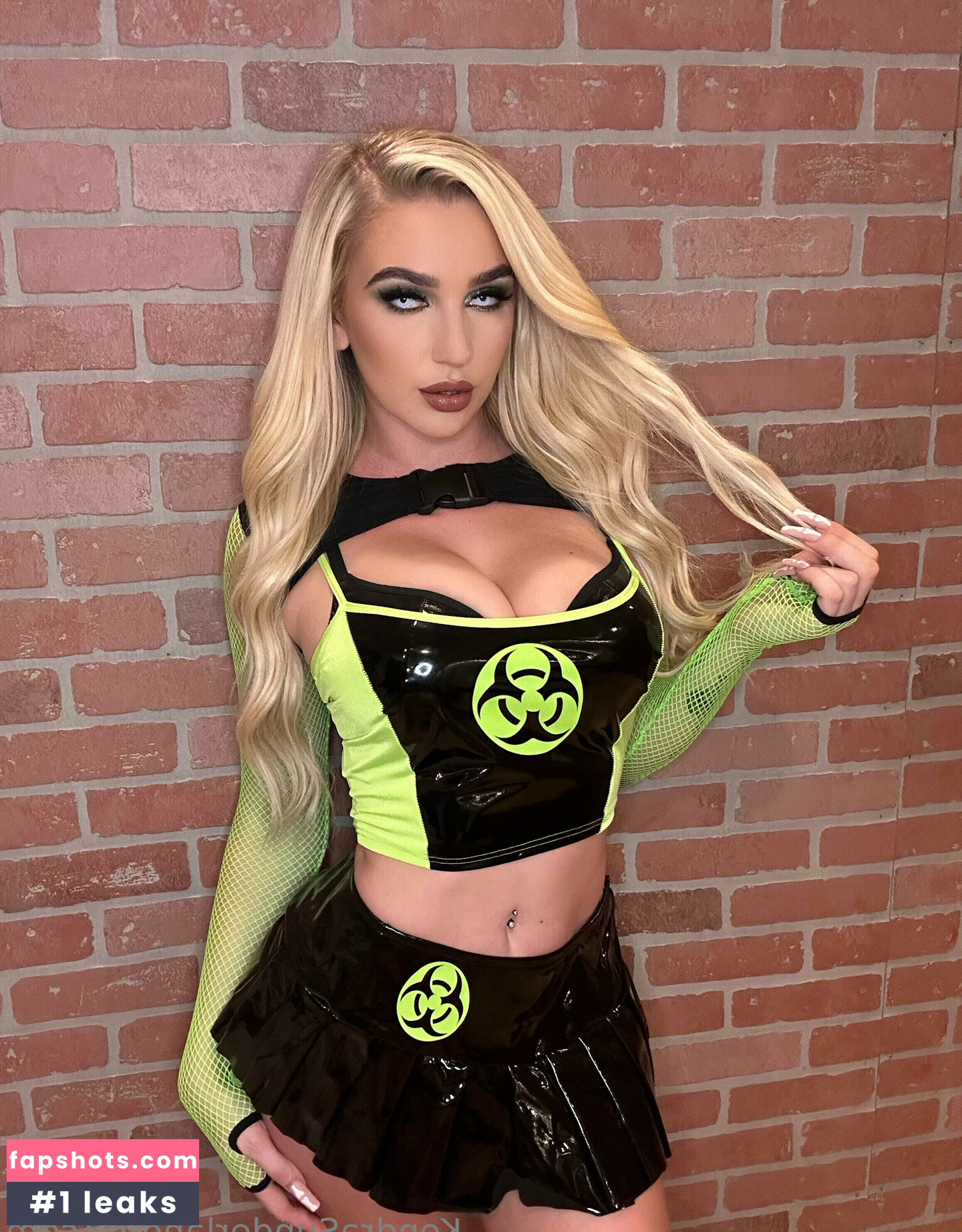 Kendra Sunderland gallery photo #254