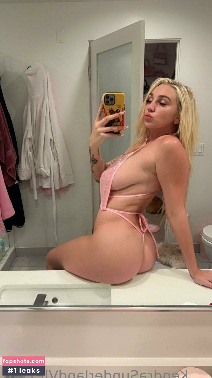 Kendra Sunderland gallery photo #395