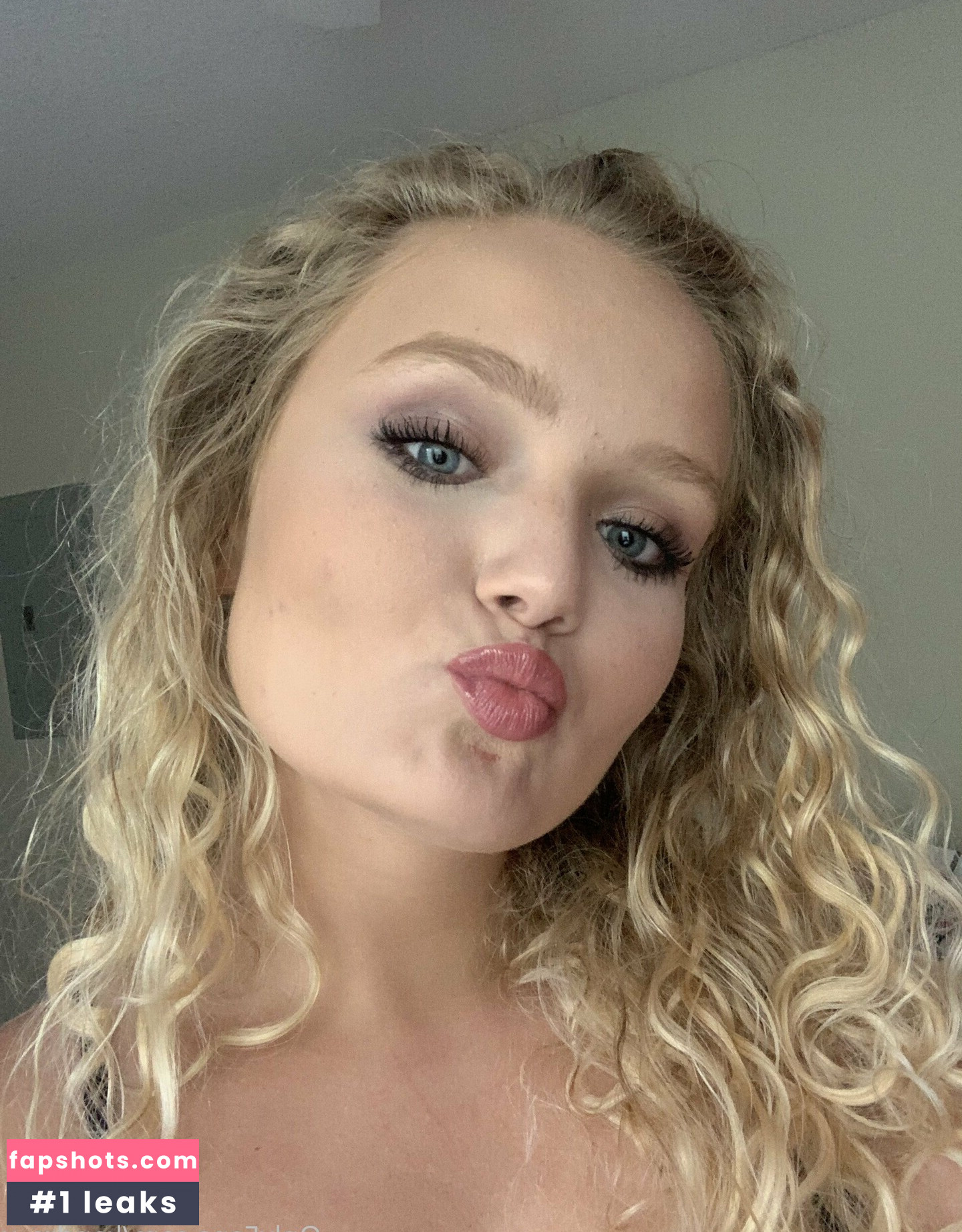 kendra_x gallery photo #18