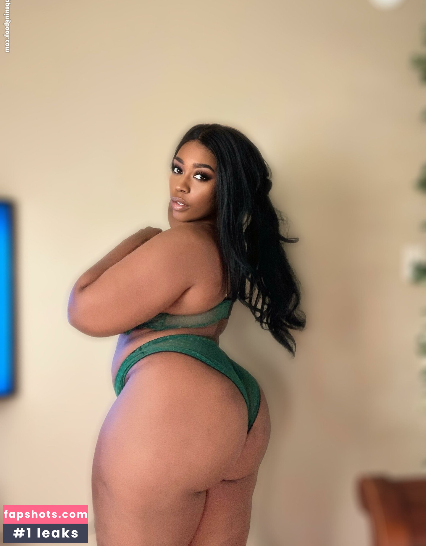 Kennedy Davis nude babe gallery