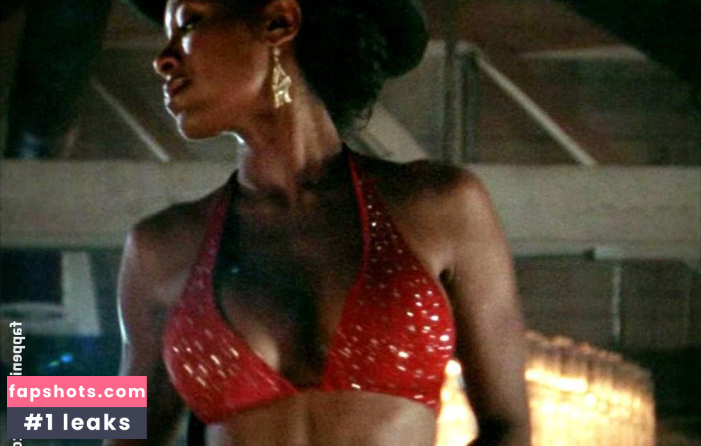 Kenya Moore gallery photo #16