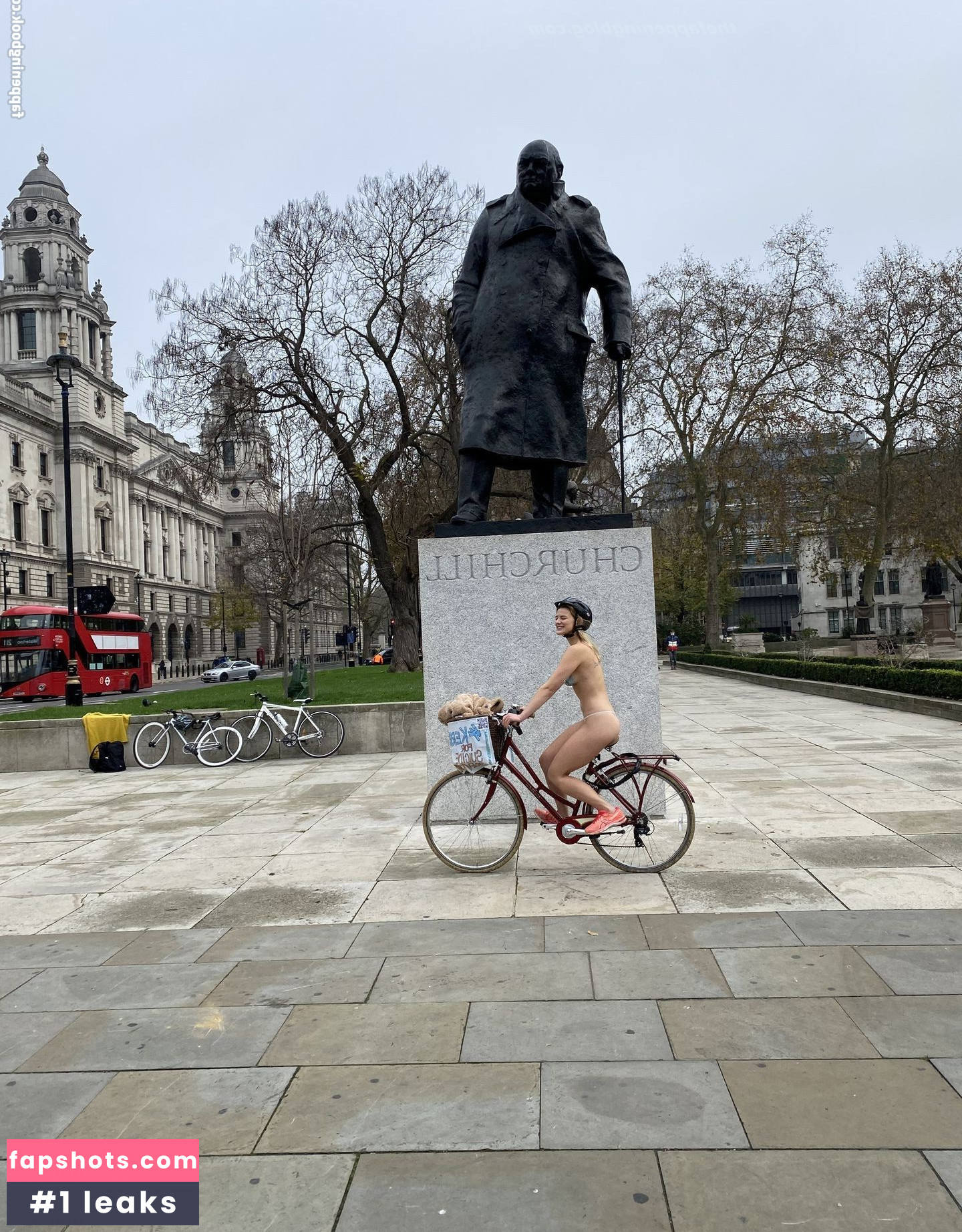 Kerri Barnes gallery photo #10