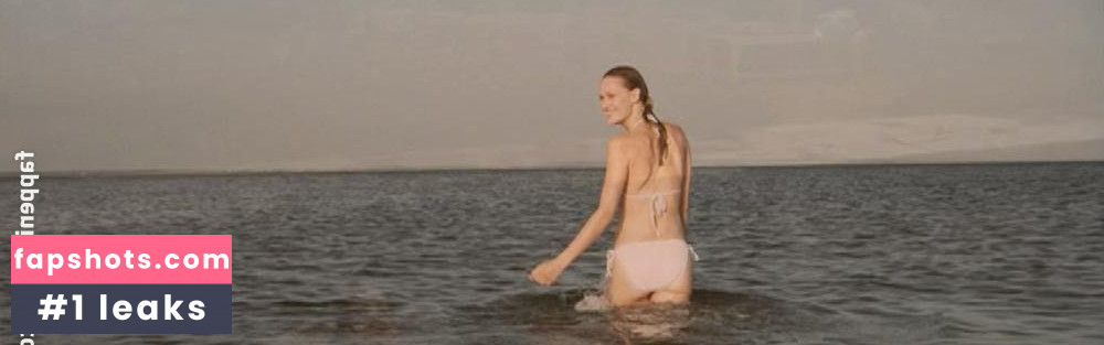 Kerry Bishé gallery photo #17