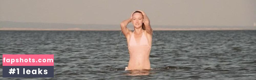 Kerry Bishé gallery photo #19