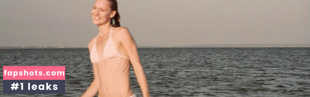 Kerry Bishé gallery photo #20