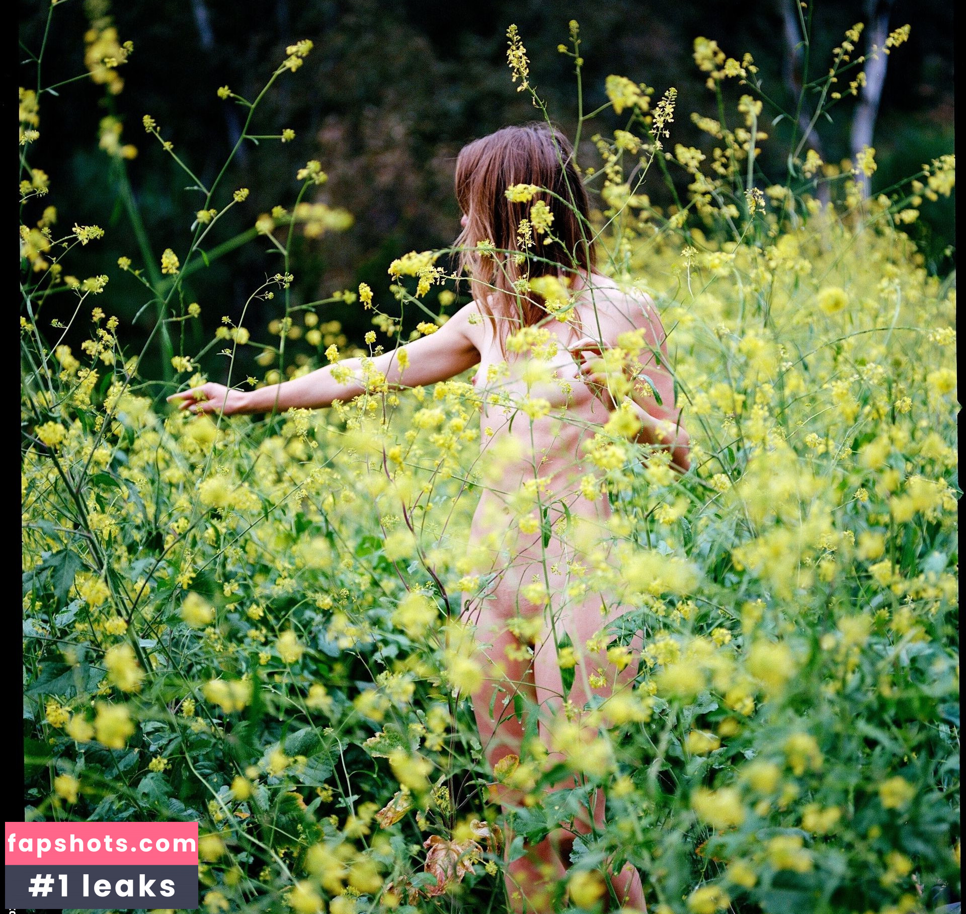 Kerry Bishé gallery photo #9