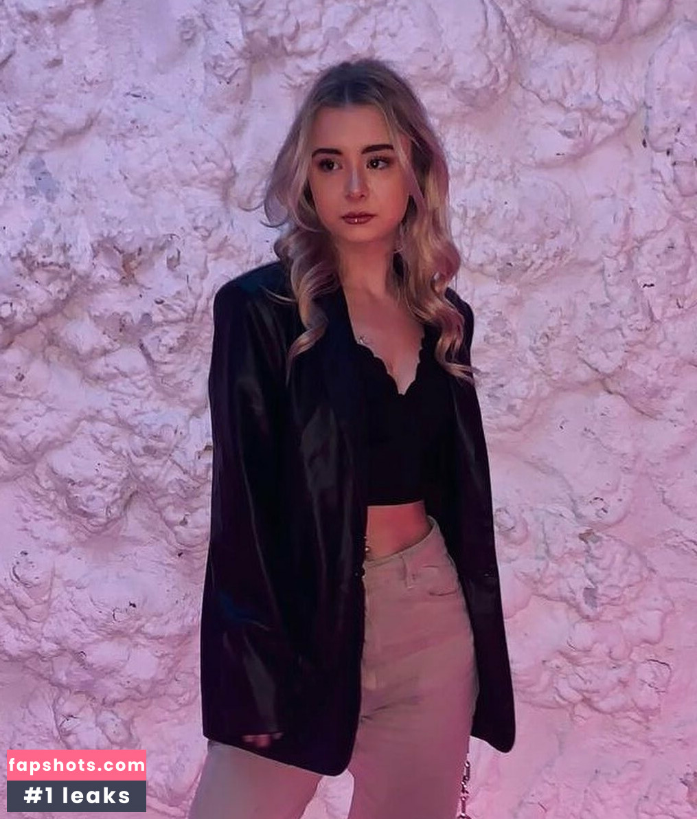 Kerry Ingram gallery photo #5