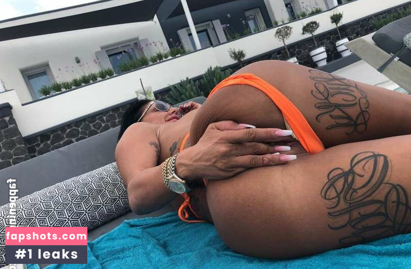 Kerry Louise gallery photo #19