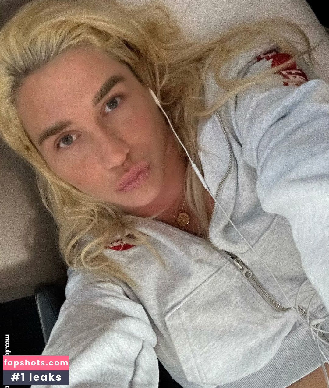 KeshaRose gallery photo #57