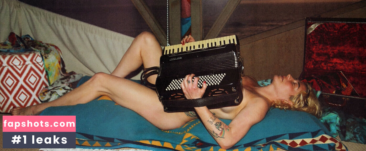 KeshaRose gallery photo #88