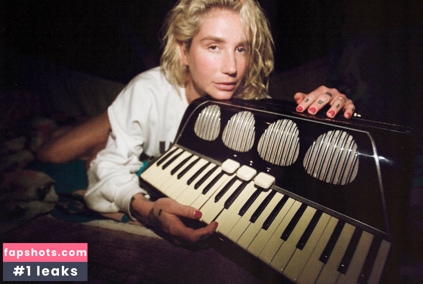 KeshaRose gallery photo #89