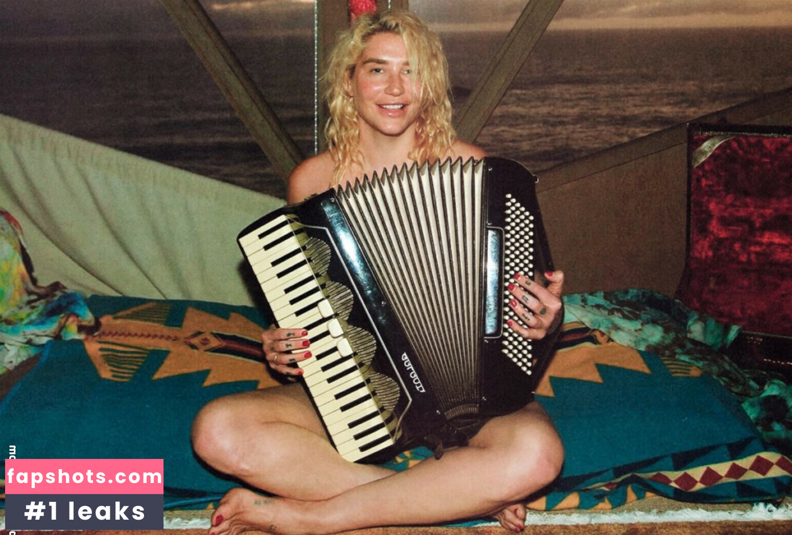 KeshaRose gallery photo #90