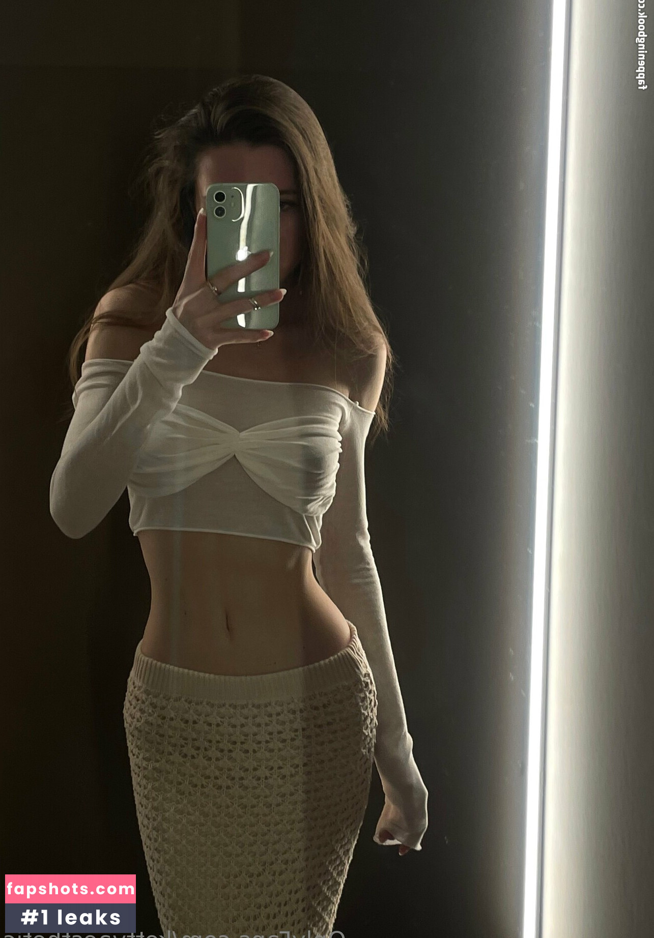 kettyaesthetic gallery photo #31