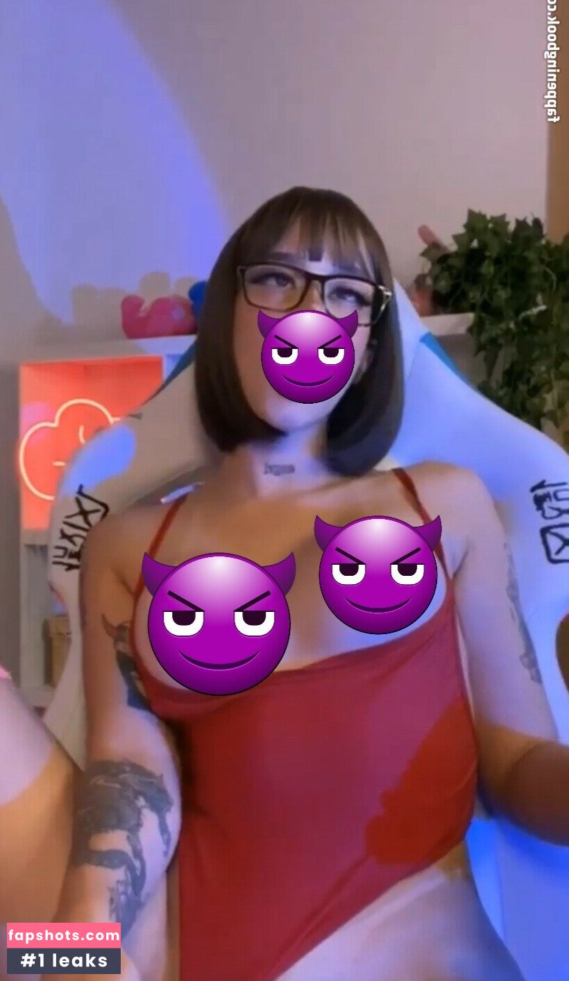 Khada Amanda gallery photo #6