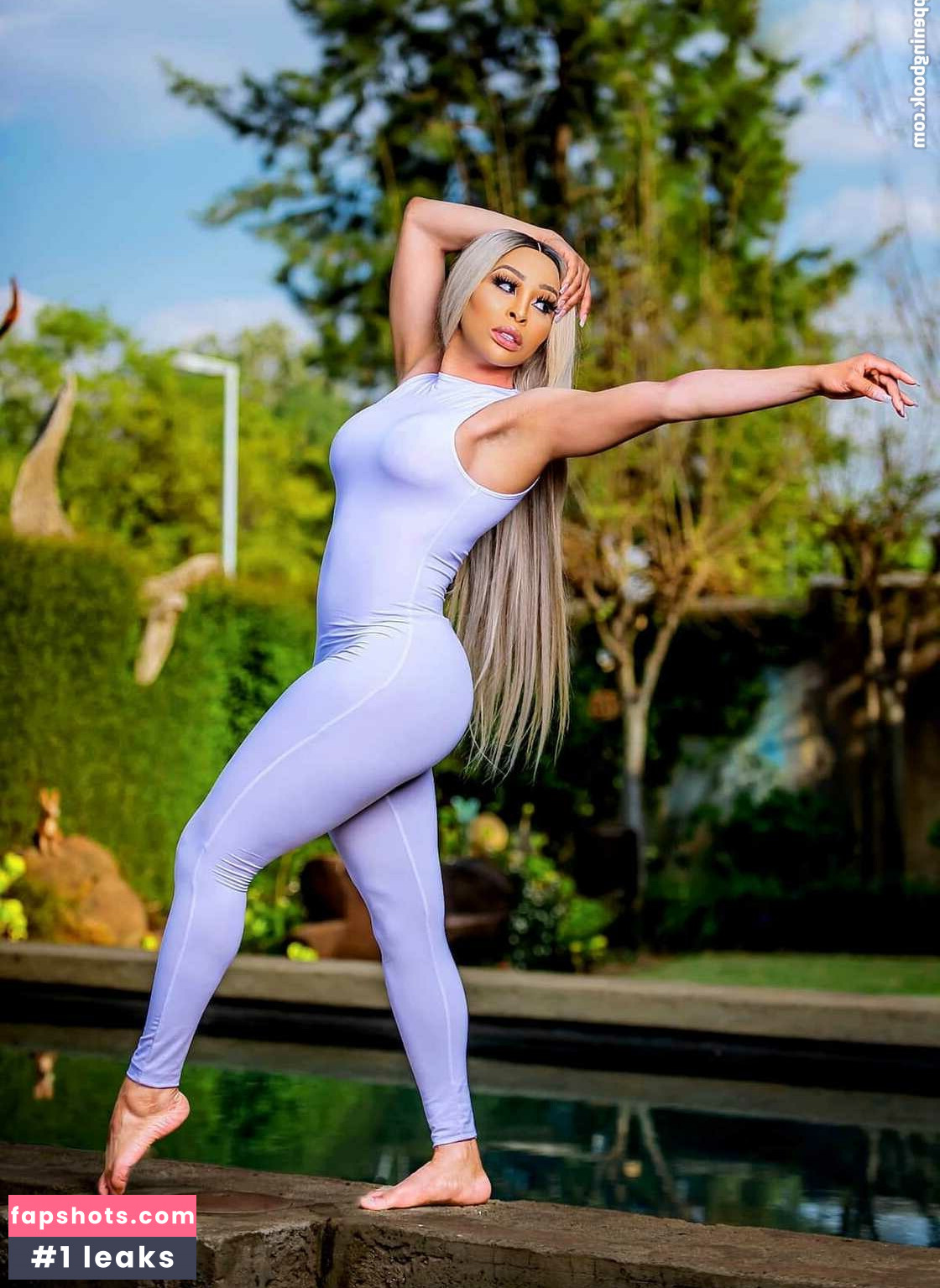 Khanyi Mbau gallery photo #9