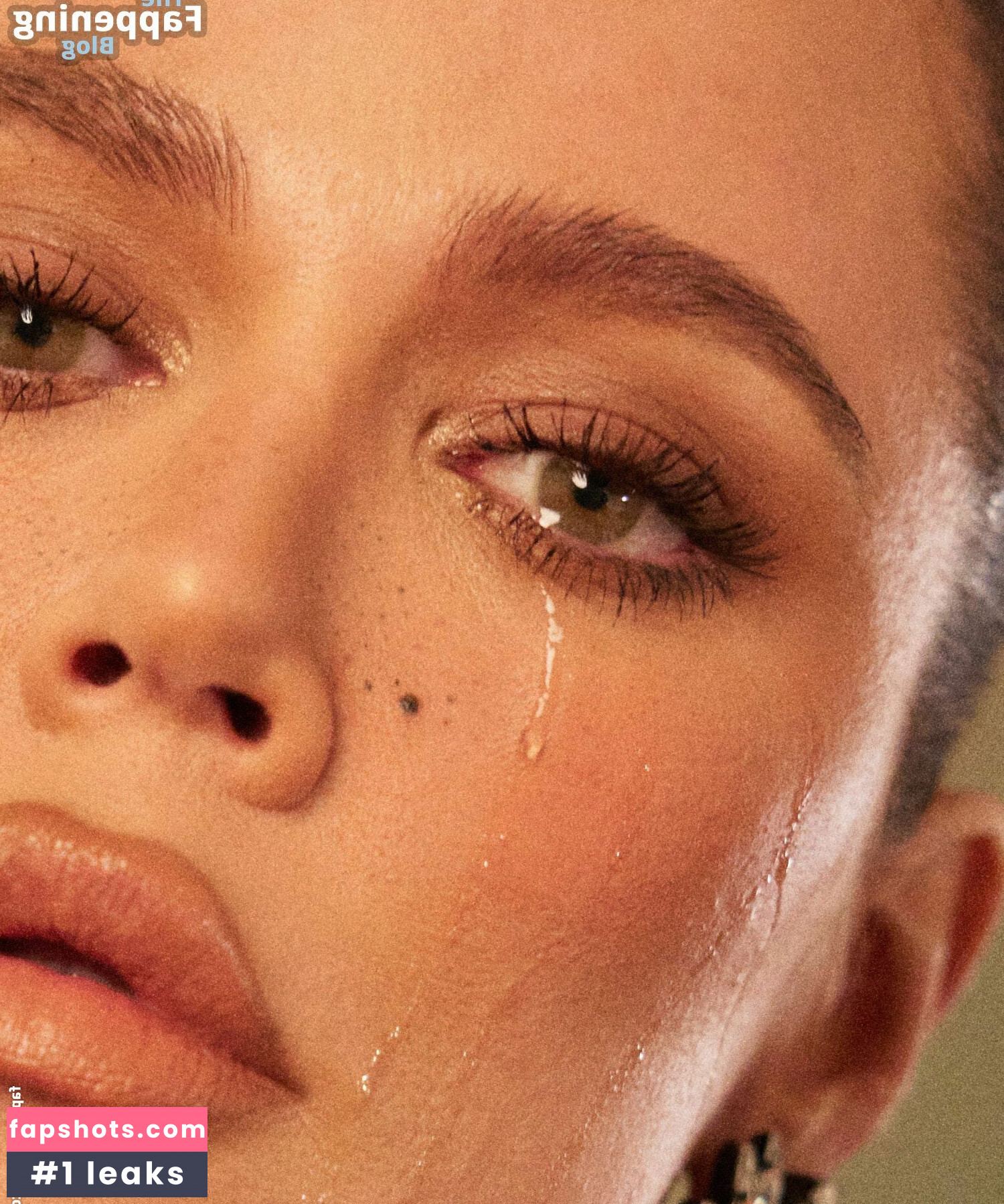 Khloe Kardashian gallery photo #133