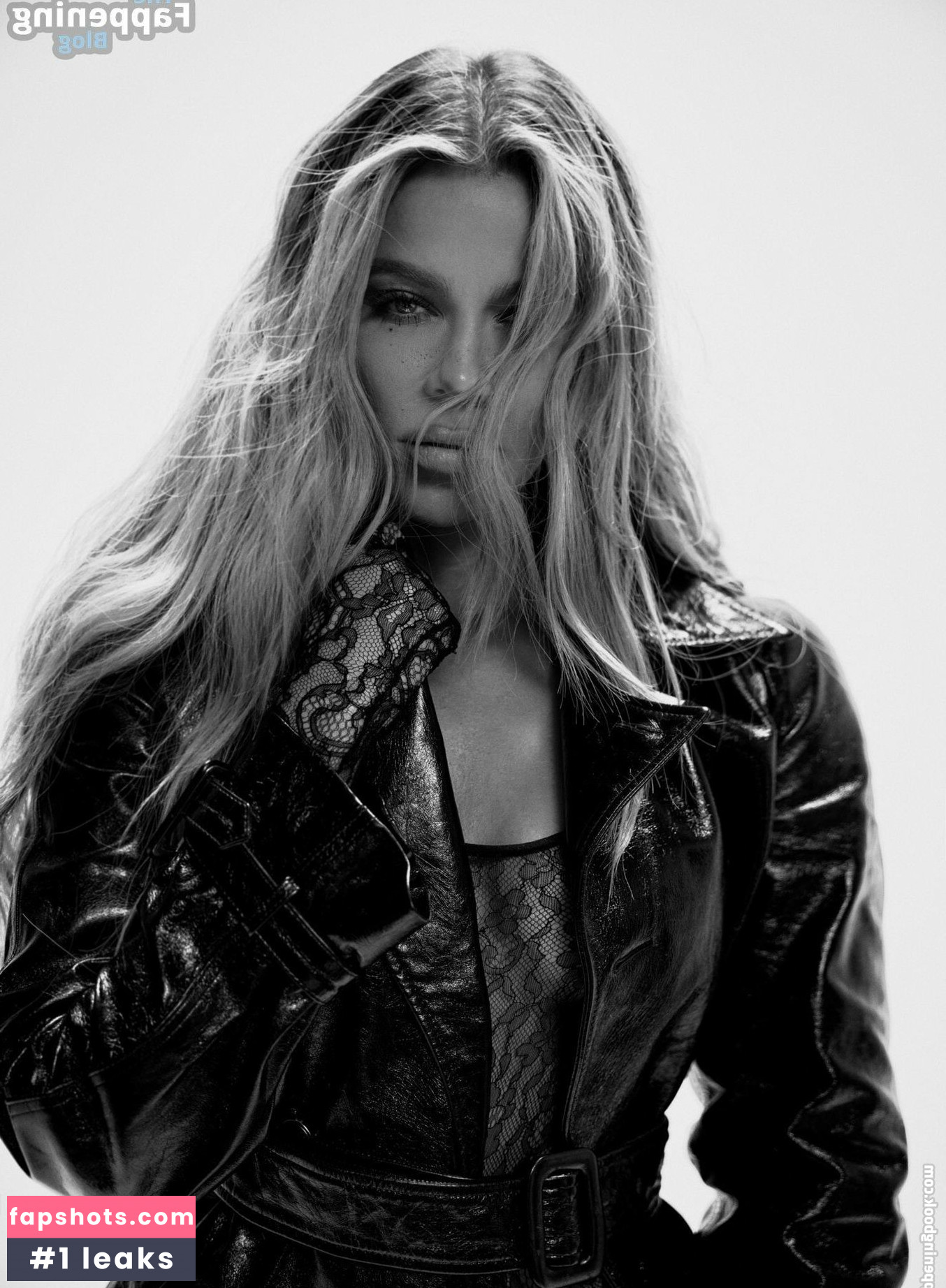 Khloe Kardashian gallery photo #159