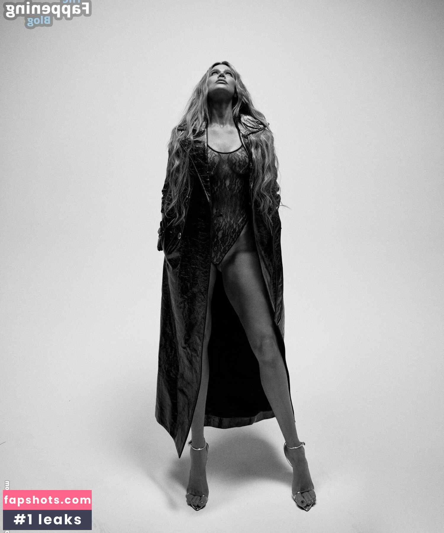 Khloe Kardashian gallery photo #160