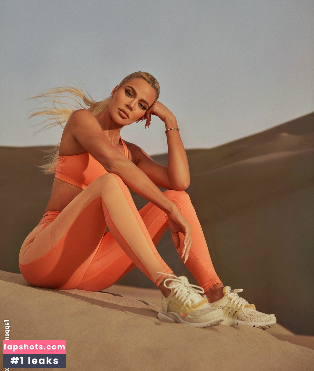 Khloe Kardashian gallery photo #261