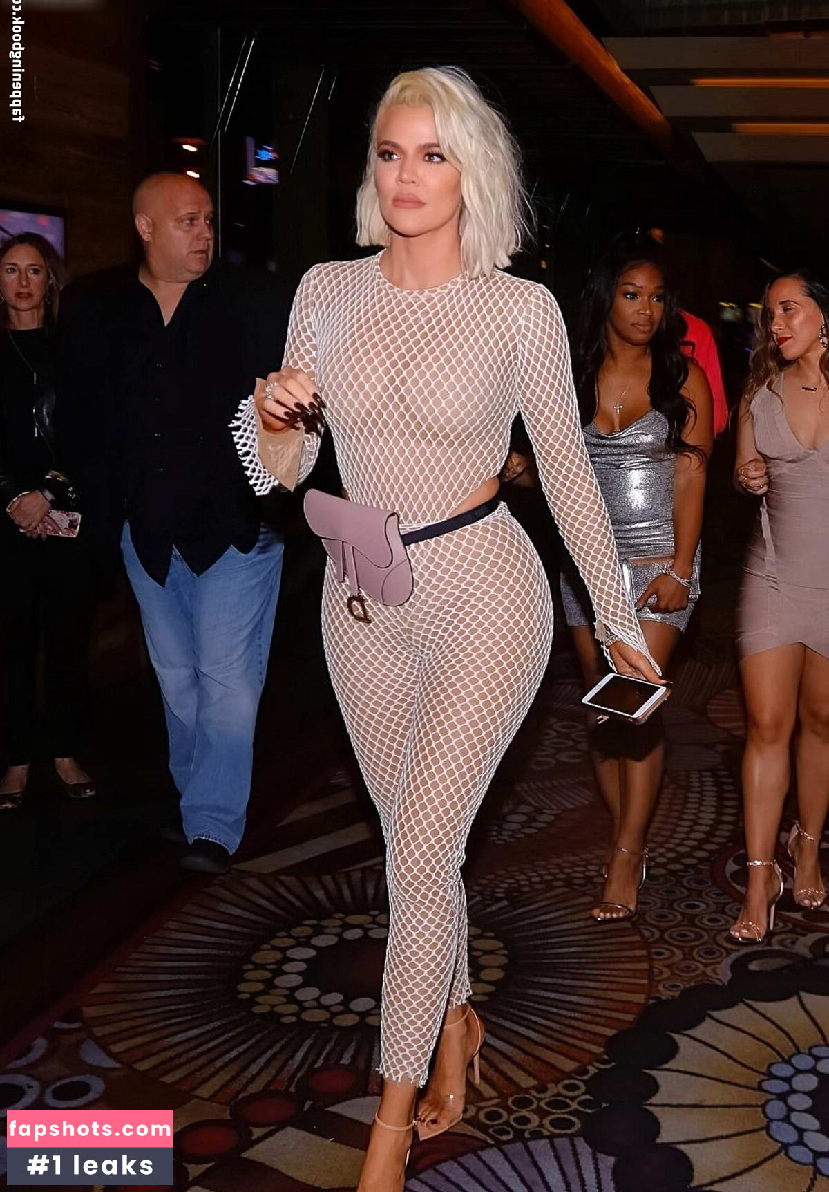 Khloe Kardashian gallery photo #50