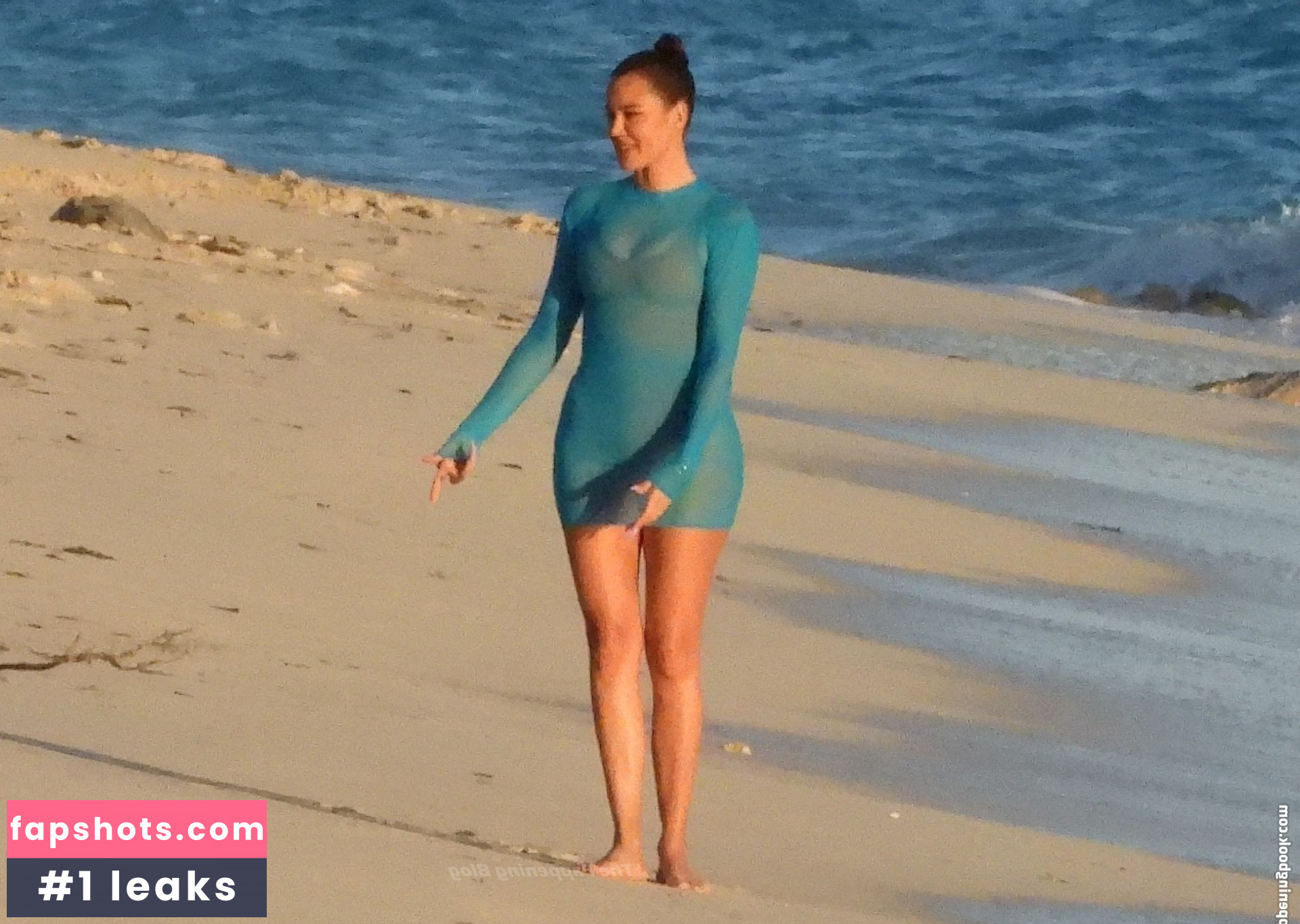 Khloe Kardashian gallery photo #491