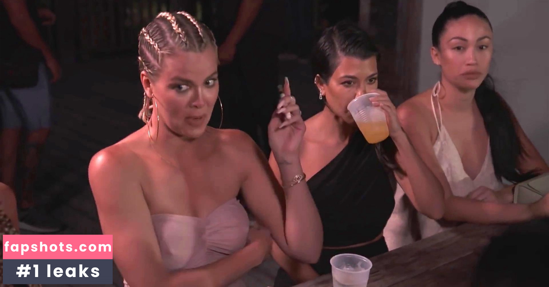 Khloe Kardashian gallery photo #496