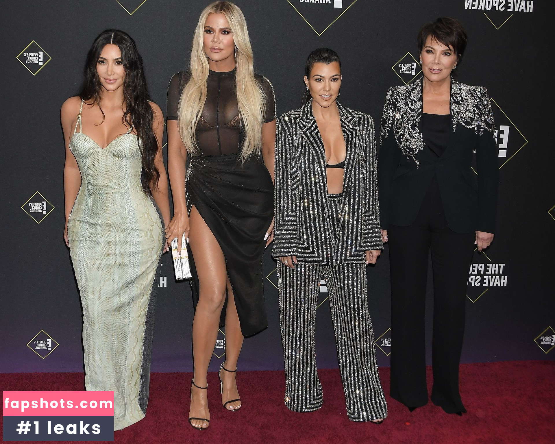 Khloe Kardashian gallery photo #500