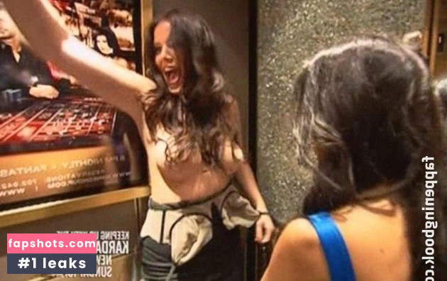 Khloe Kardashian gallery photo #535