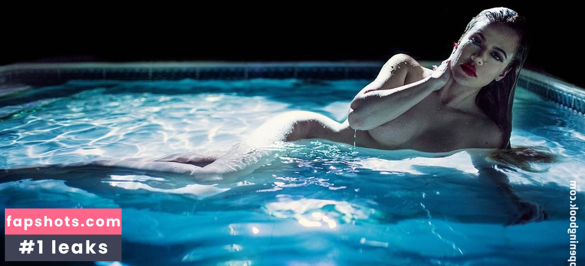 Khloe Kardashian gallery photo #554